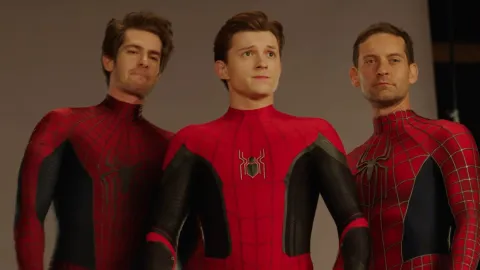 Andrew Garfield considera voltar como Spider-Man se a ideia for "completamente inesperada"