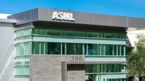 ASML Aumenta Expectativas de Vendas com Demanda em Alta