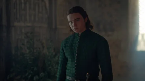 Ator de Daeron Targaryen fala sobre as tensões em Tumbleton na 3ª temporada de House of the Dragon