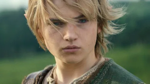 Ator de Link no filme de Zelda não pôde jogar Breath of the Wild na época do lançamento