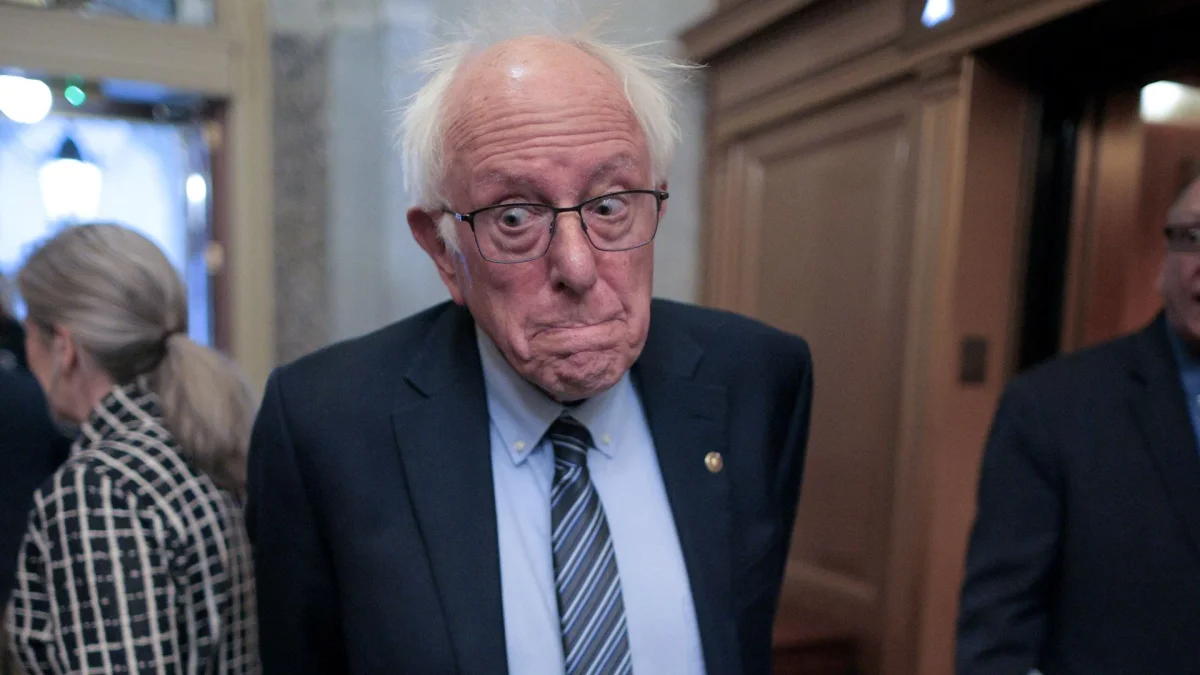 Bernie Sanders critica demissões na Xbox