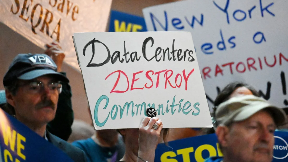 Governadora de Nova York suspende construção de grandes data centers de IA