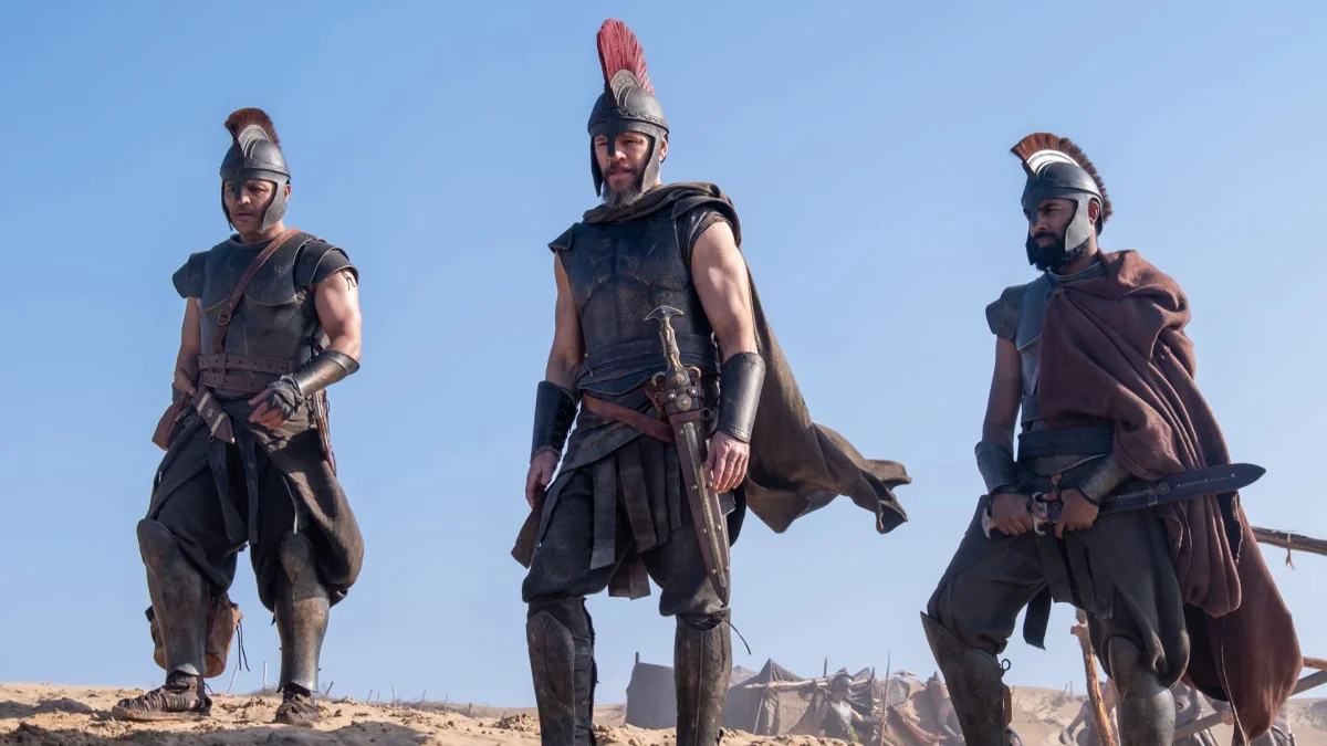Himesh Patel fala sobre cena com abelhas em The Odyssey