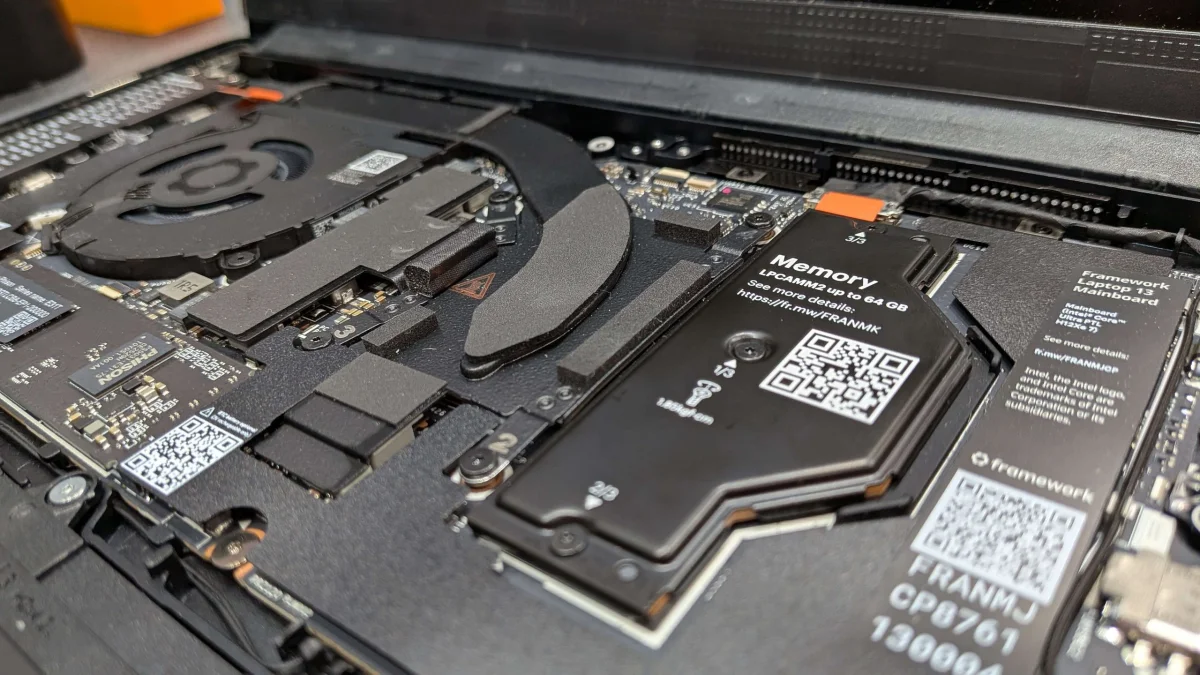 Inteligência Artificial projeta suporte para três placas-mãe da Framework