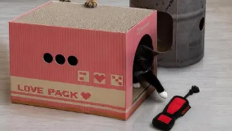 Konami Lança Linha de Produtos de Metal Gear Solid para Gatos