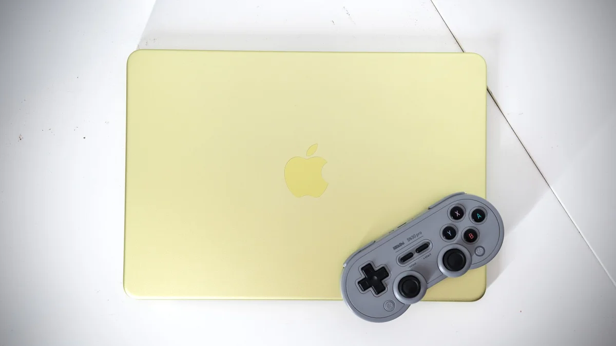 MacBook Neo supera Dell XPS 13 em benchmark de Cyberpunk 2077, mas não é recomendado para jogos