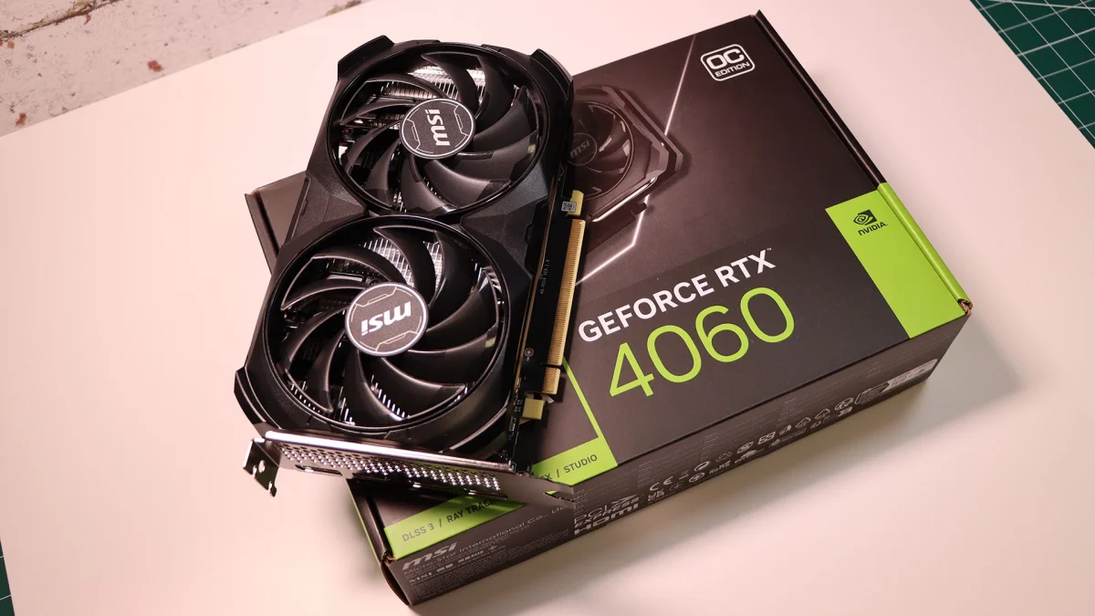 Modificação inusitada da RTX 4060: Um gigantesco dissipador sem ventoinhas