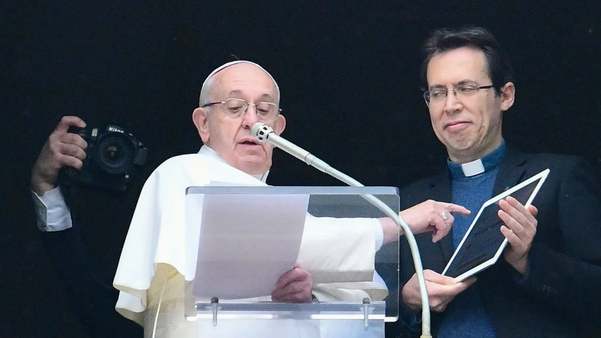 Vaticano corrige aplicativo vulnerável promovido pelo Papa