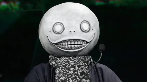 Yoko Taro lamenta o fim da mídia física enquanto PlayStation planeja encerrar produção de discos